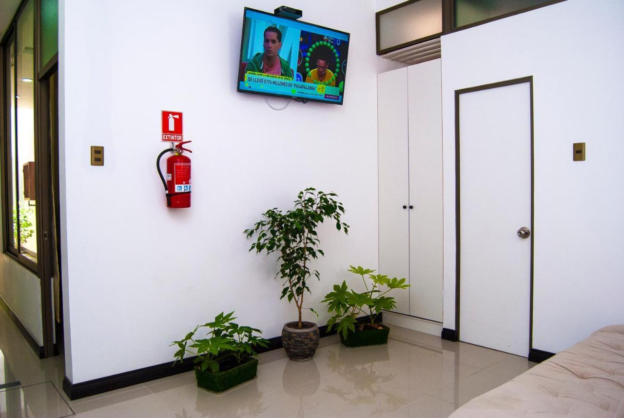 Hostal Lecher Iquique Exterior foto